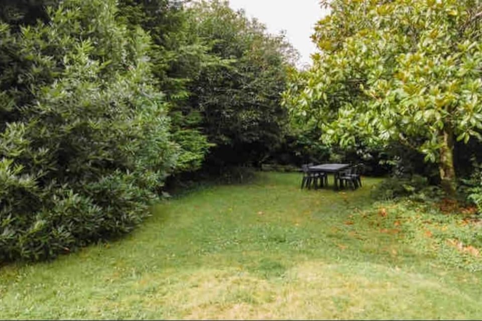Gîte Cornouaille piscine ou jacuzzi House in Finistere