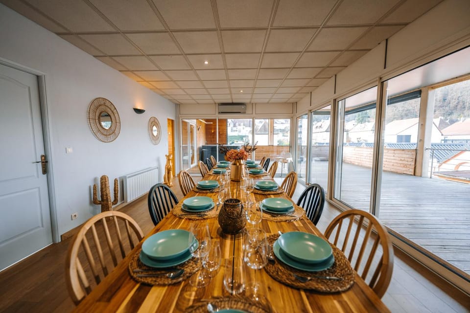 Living room, Seating area, Dining area