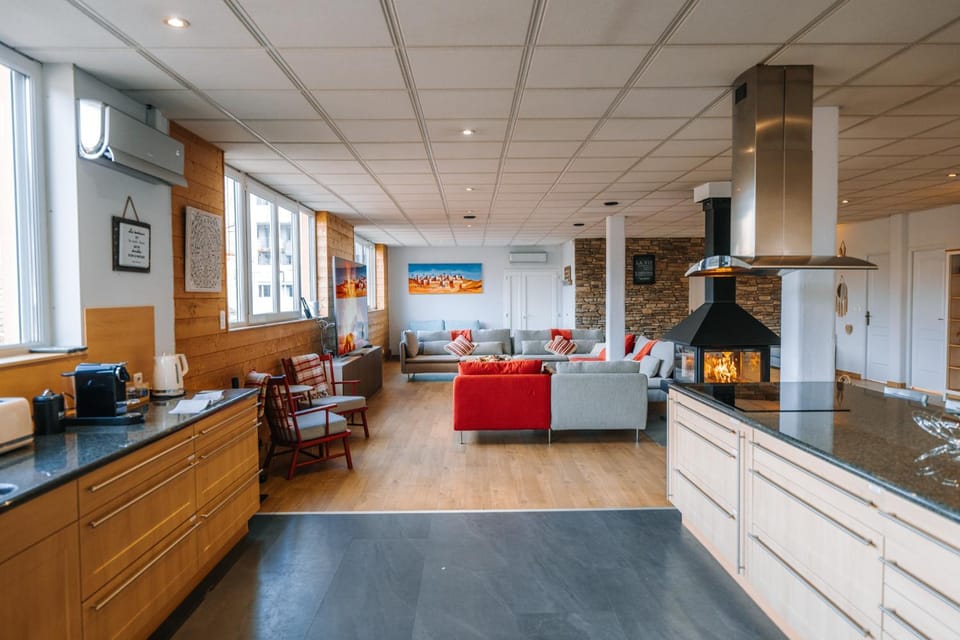 Kitchen or kitchenette, Living room, Seating area