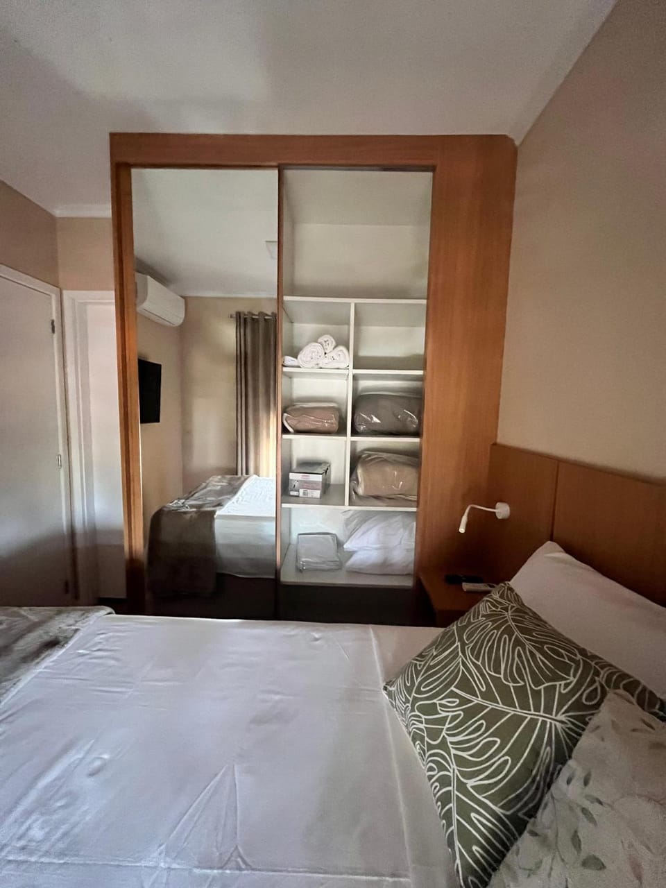 towels, wardrobe