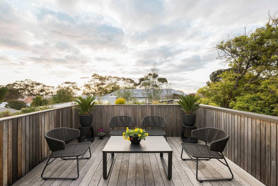 Lumiere - Gas Heated Pool & Stroll to Beach House in Mount Eliza