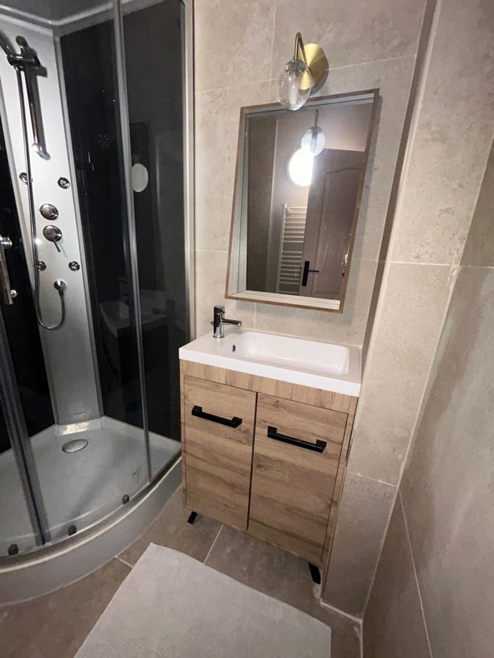 Le 8 Appartement - Le Duplex II - parking gratuit - Apartment in Bourgogne-Franche-Comté