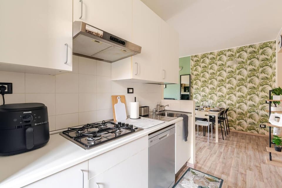 Coffee/tea facilities, Kitchen or kitchenette, Dining area, dishwasher, pet friendly, stove