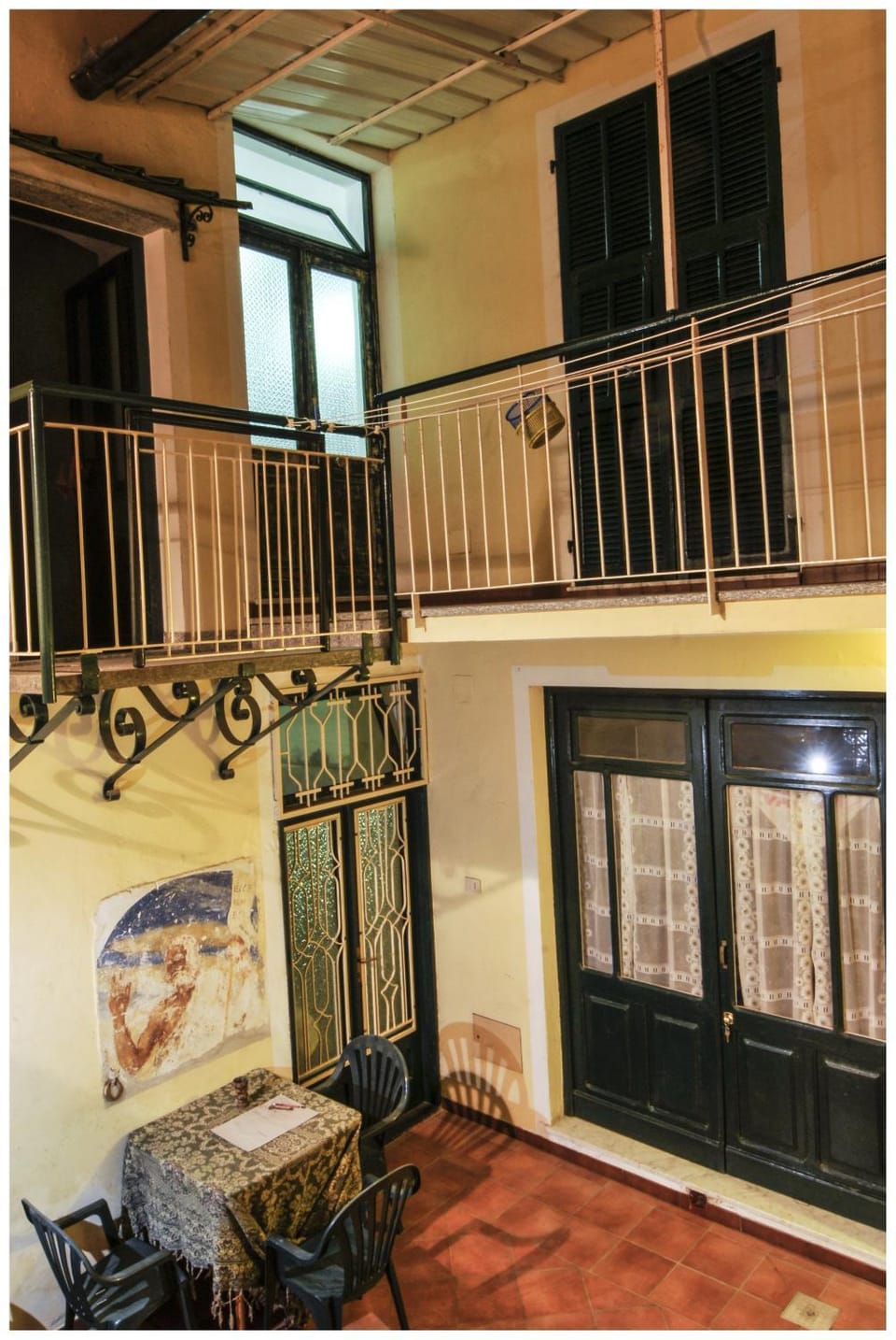 Patio, Facade/entrance