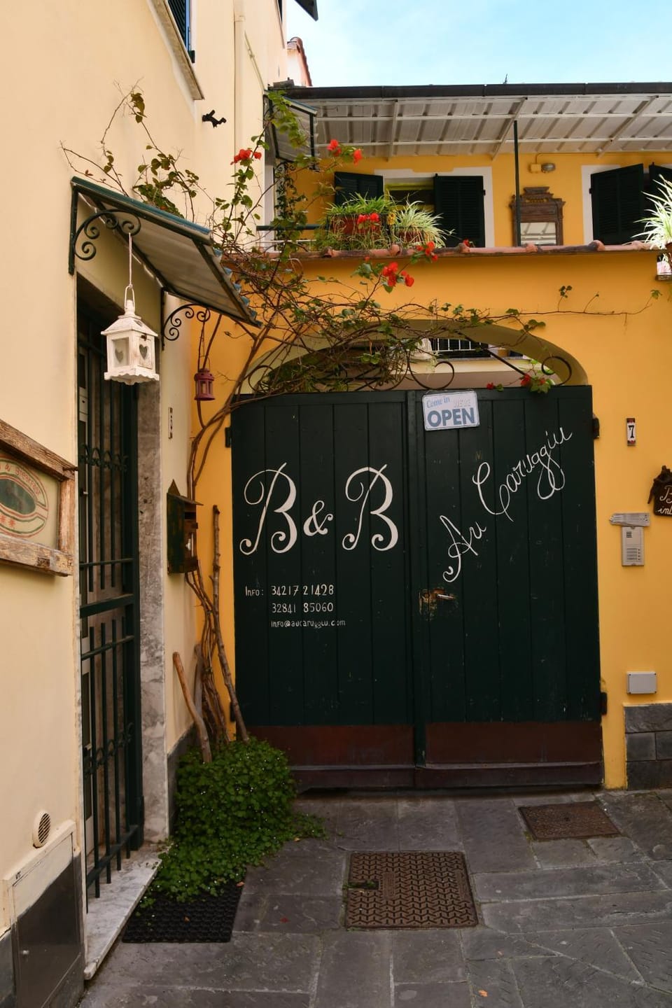 Property building, Facade/entrance