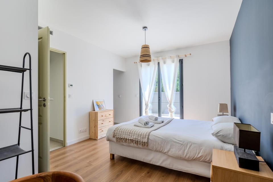 Maison moderne et spacieuse avec jardin à Pessac House in Mérignac