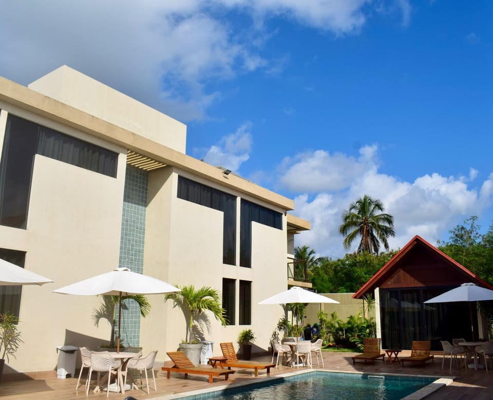 Property building, Day, Pool view, Swimming pool