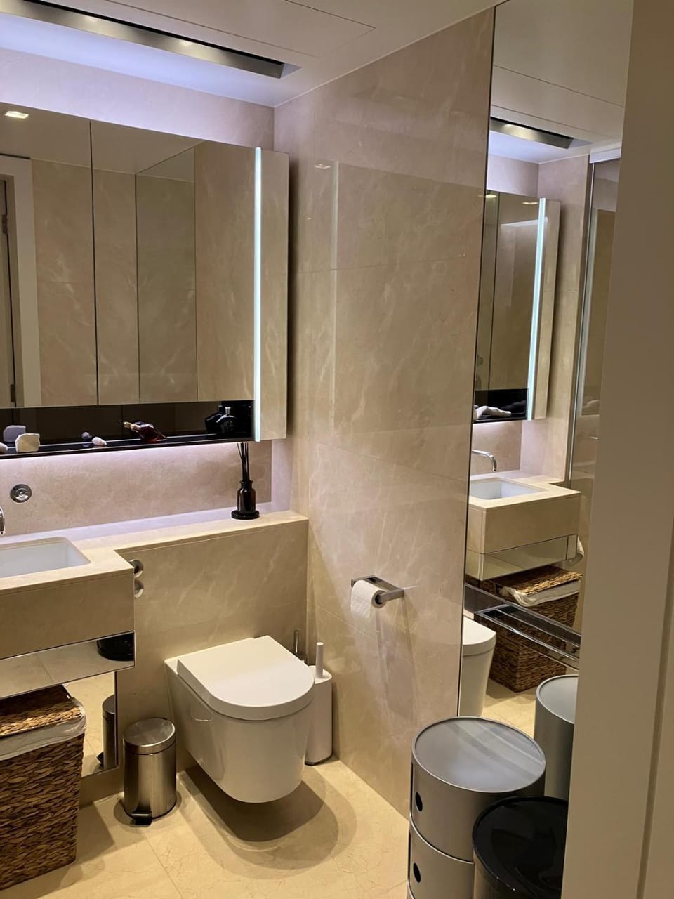 Shower, Toilet, Bathroom, Bath, towels