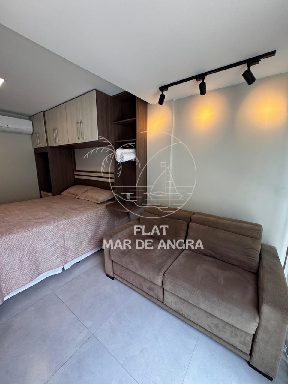 View (from property/room), Bedroom, Sea view, furniture, locker, wardrobe, air conditioner