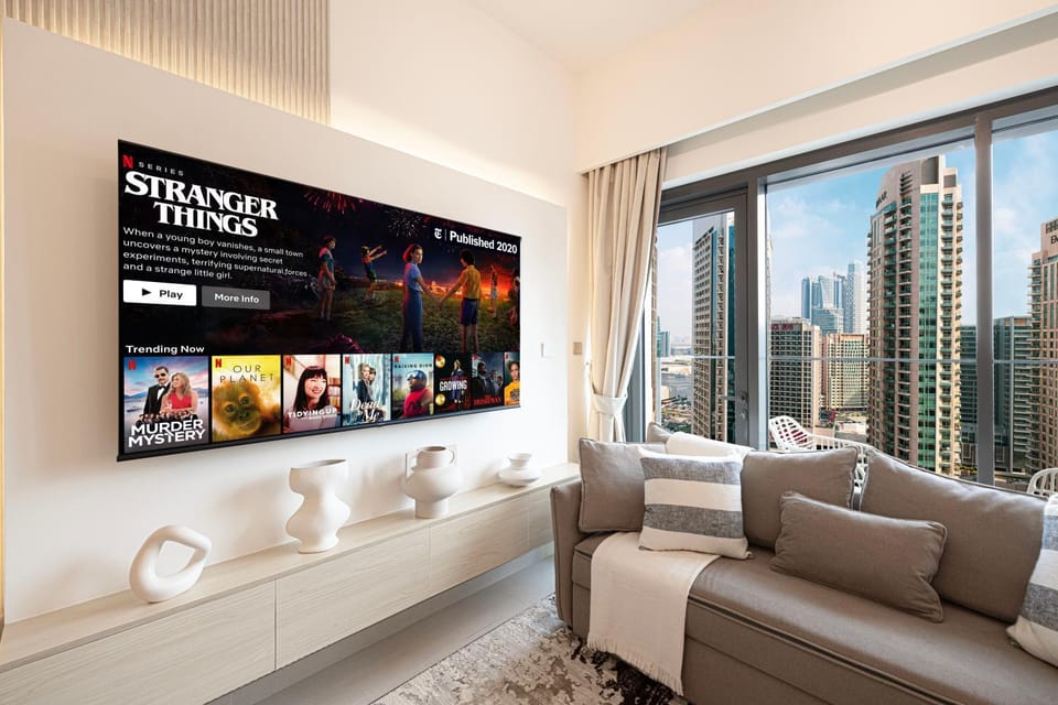 TV and multimedia, Living room, Seating area, Evening entertainment, City view