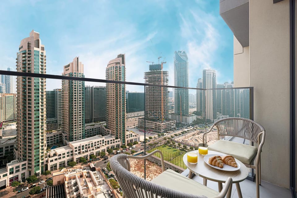 Balcony/Terrace, Food, City view