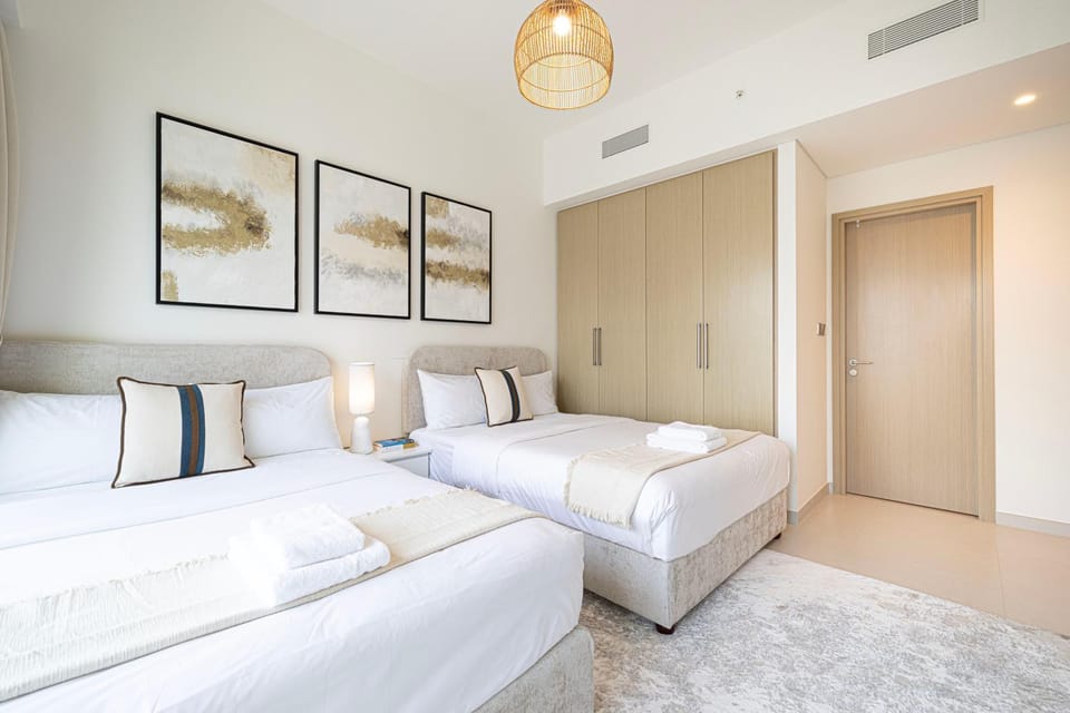 Bed, Photo of the whole room, Bedroom, towels, wardrobe