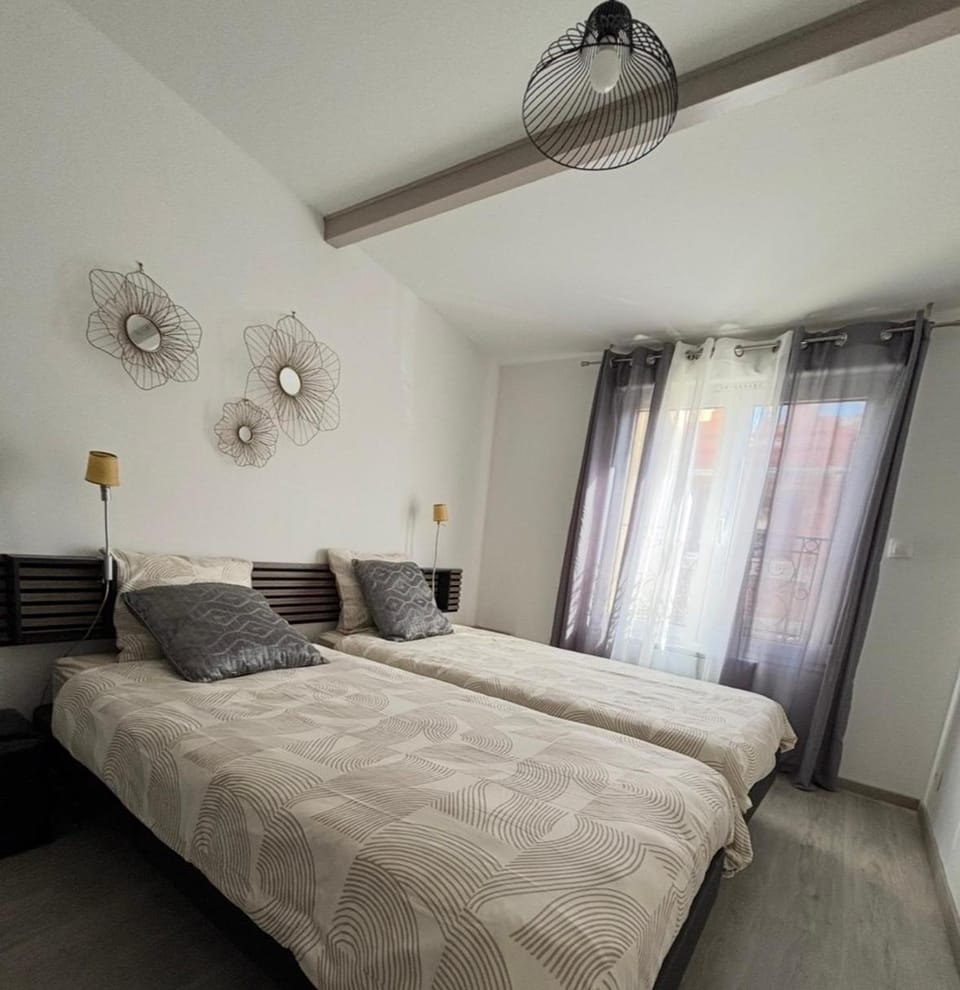 L Olivier Villa in Suresnes