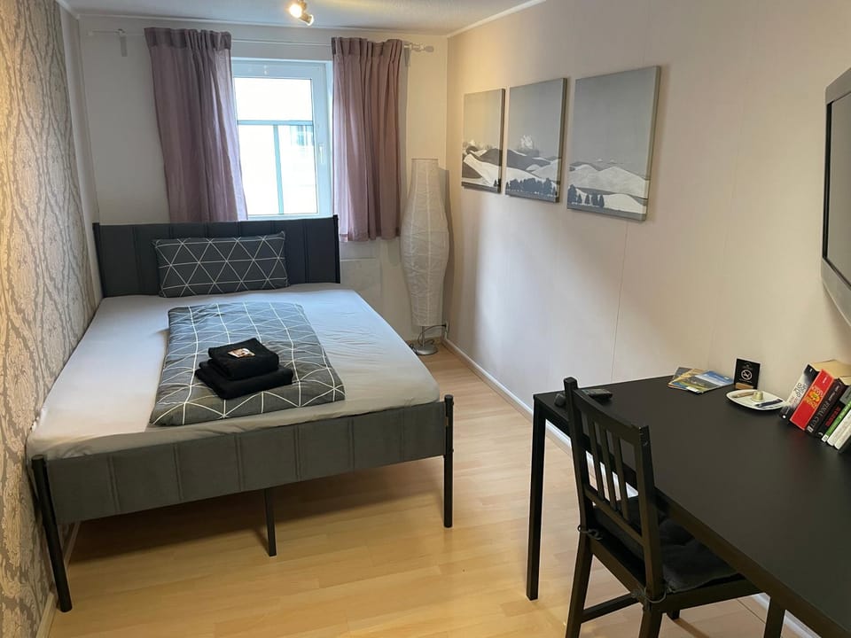 Bed, Photo of the whole room, Bedroom