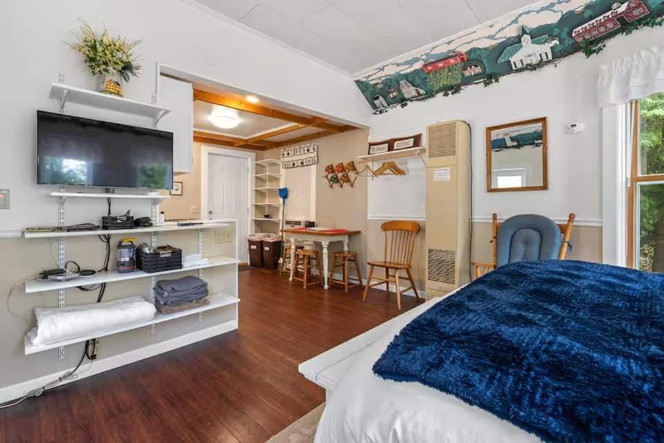 Tuckaway Cottage by Simple Life Rentals Apartment in Ephraim