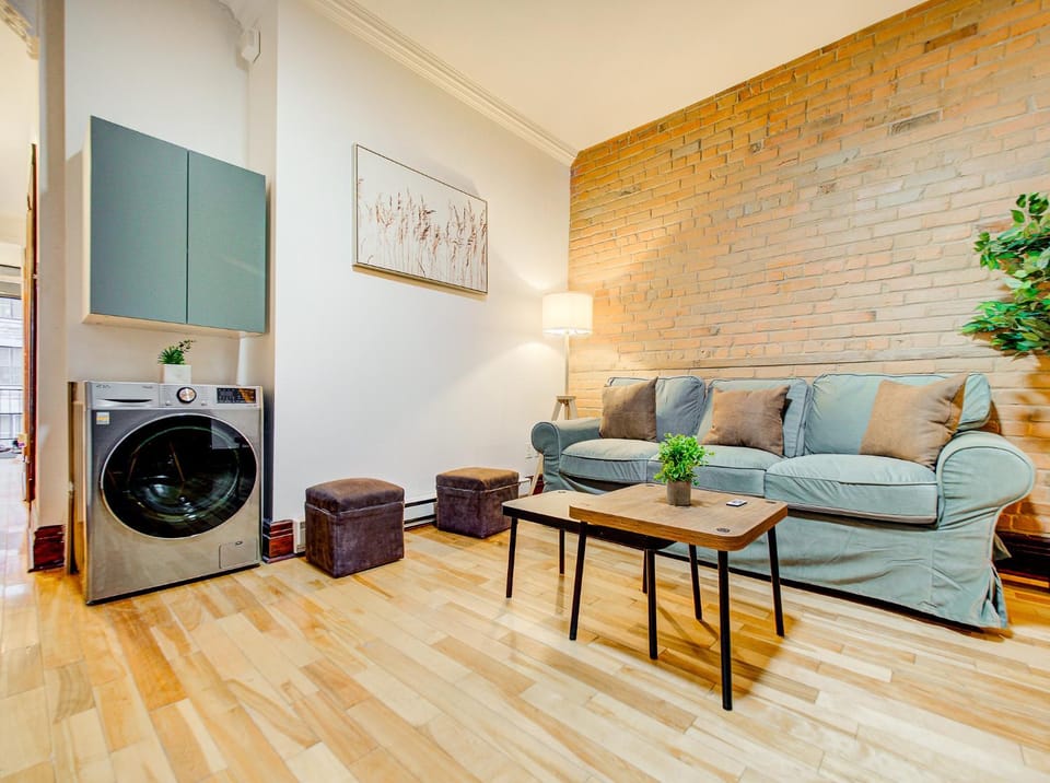 Great 3B unit on Saint-Urbain Apartment in Laval