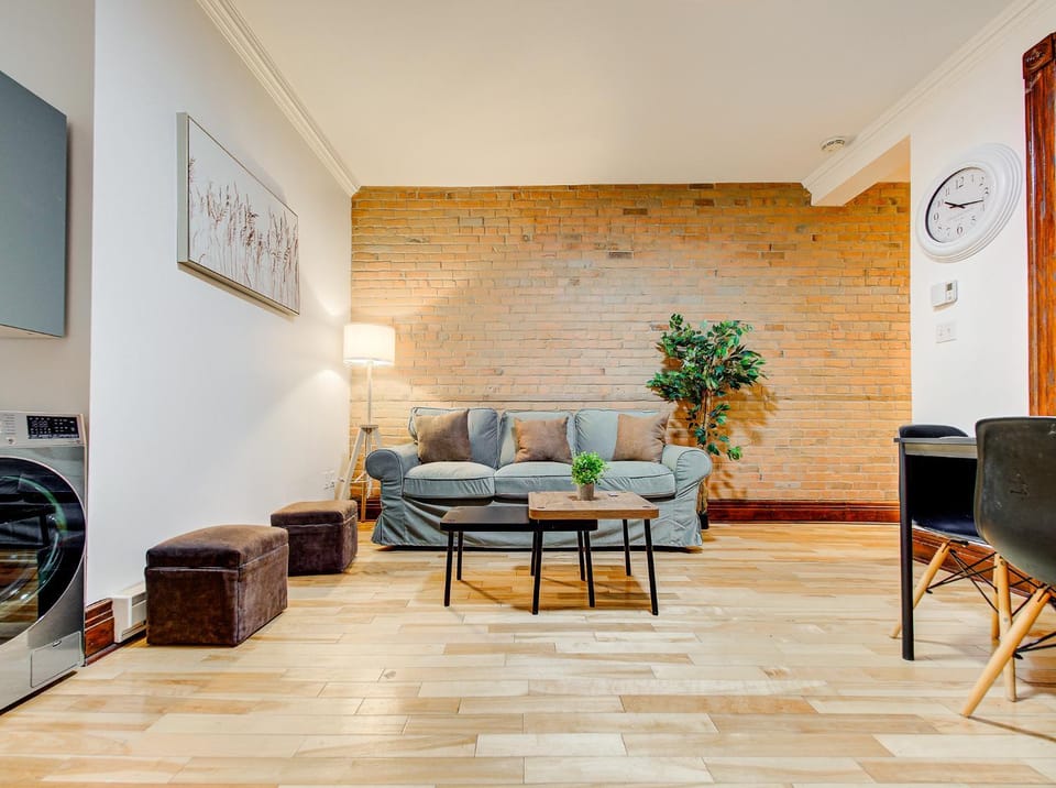 Great 3B unit on Saint-Urbain Apartment in Laval