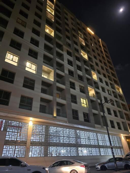 Oshare Modern Living Dubai by Shiro Elegant Holiday Homes Apartment in Al Sharjah