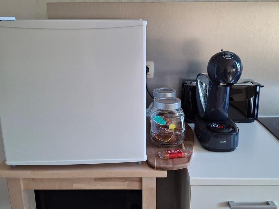 Coffee/tea facilities, minibar