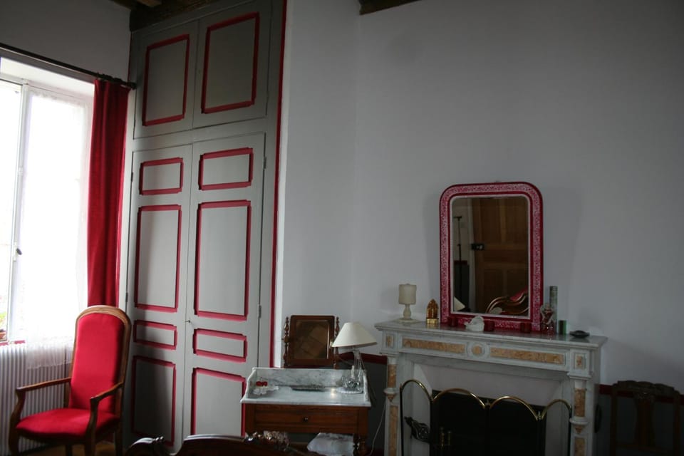 Prieuré de Fouchères Farm Stay in Bourgogne-Franche-Comté