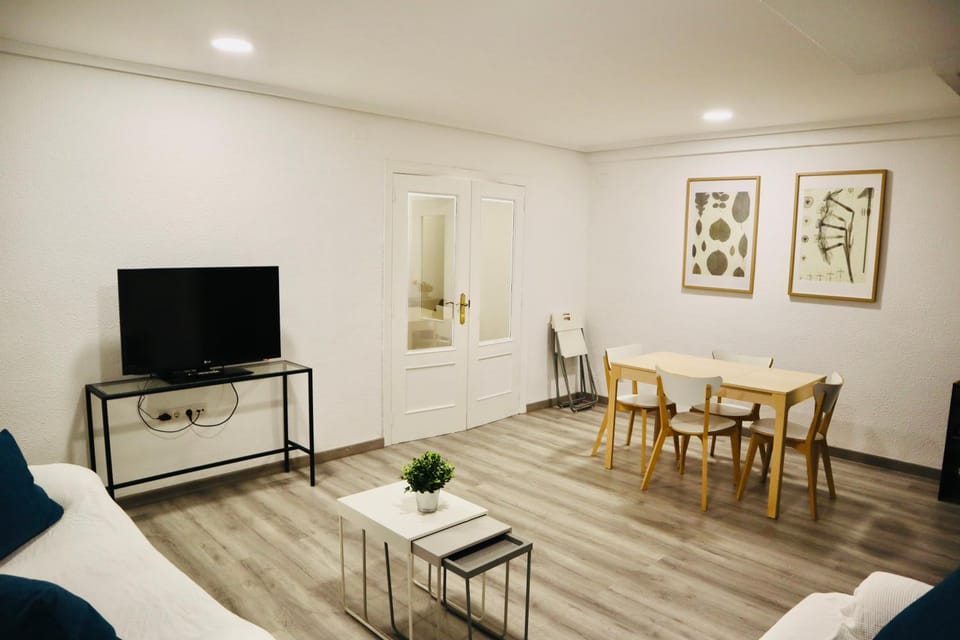 Communal lounge/ TV room, Living room