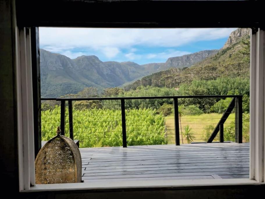 View (from property/room), Balcony/Terrace, Mountain view