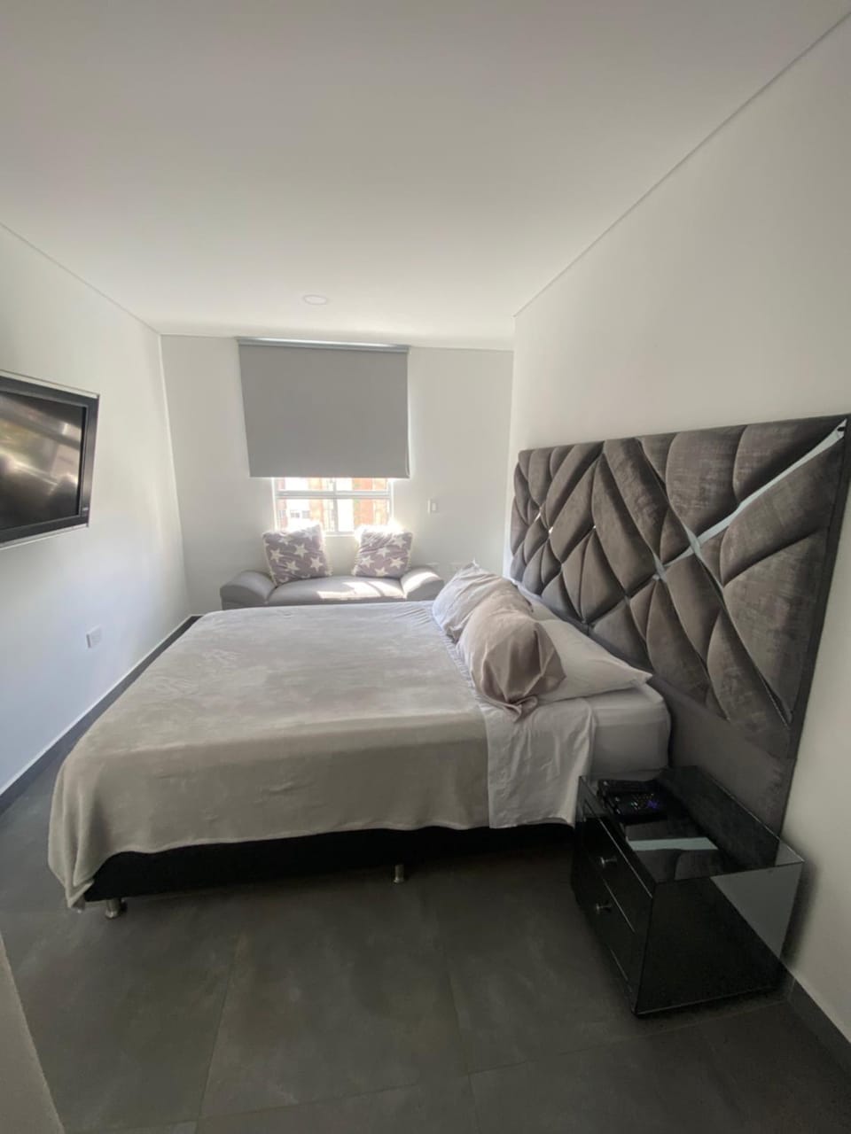 Bed, Photo of the whole room, Bedroom