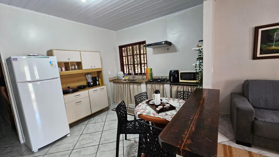 Kitchen or kitchenette, Dining area, stove, toaster