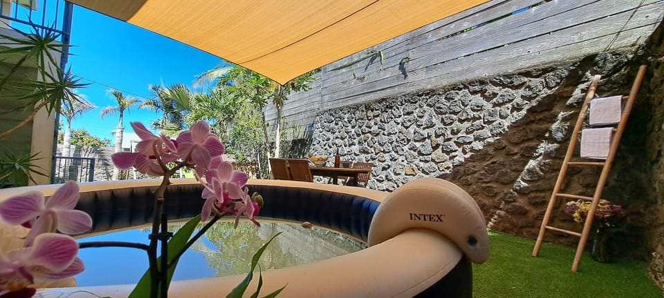 Patio, Garden, Hot Tub, View (from property/room), Dining area, Garden view