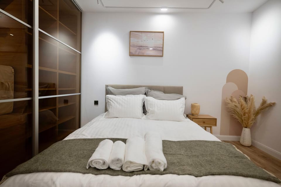 Bed, Photo of the whole room, Bedroom, towels, wardrobe