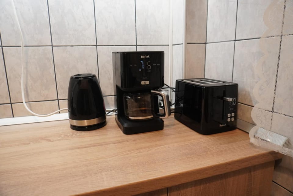 Coffee/tea facilities, toaster