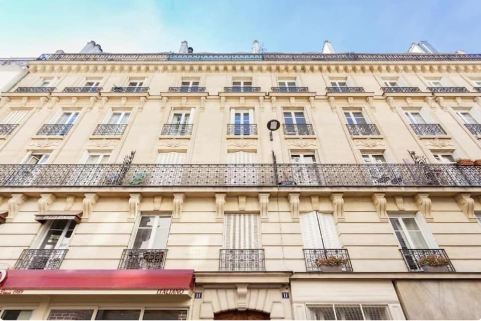 Appartement Haussmannien Étoile Apartment in Paris