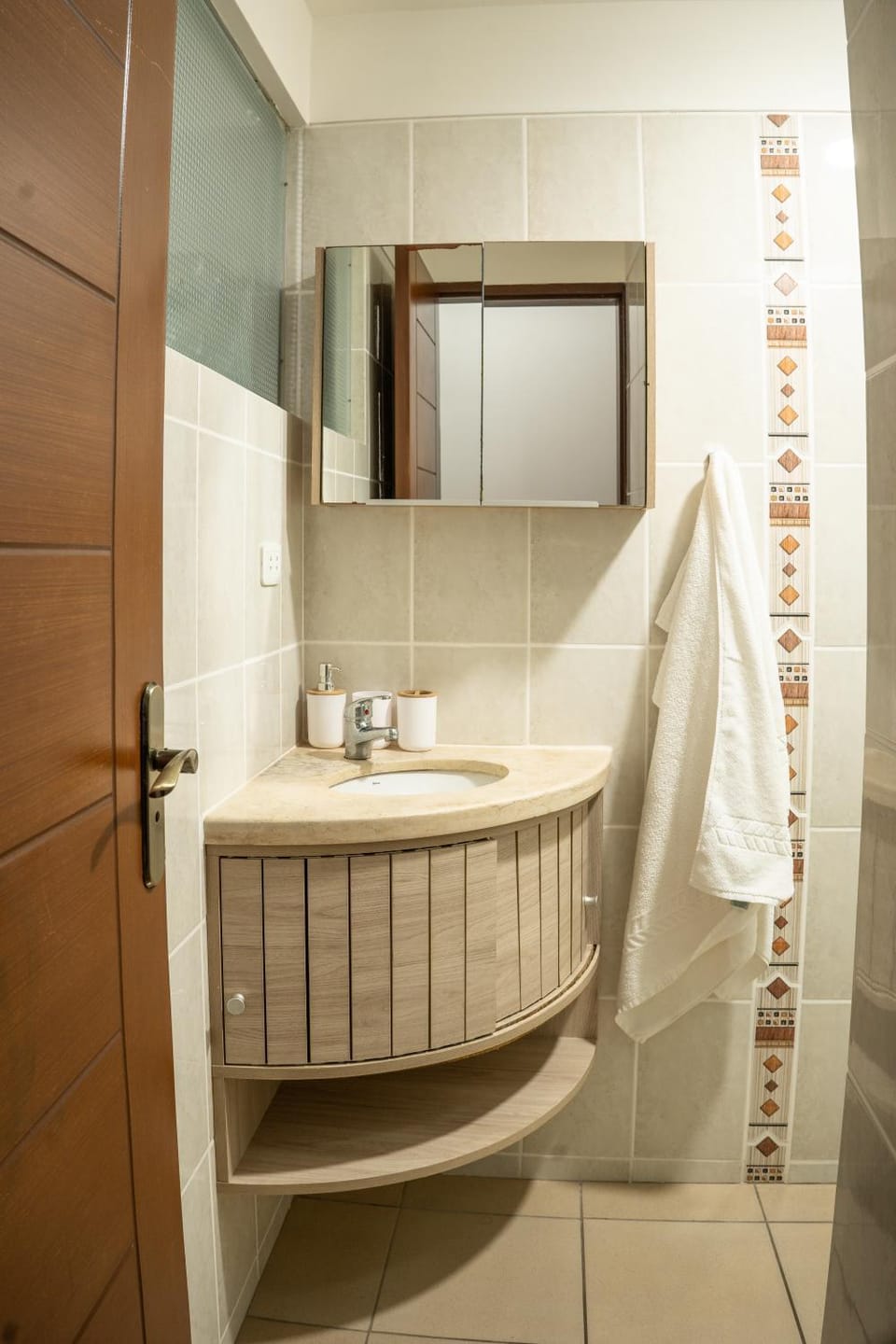 Bathroom, towels