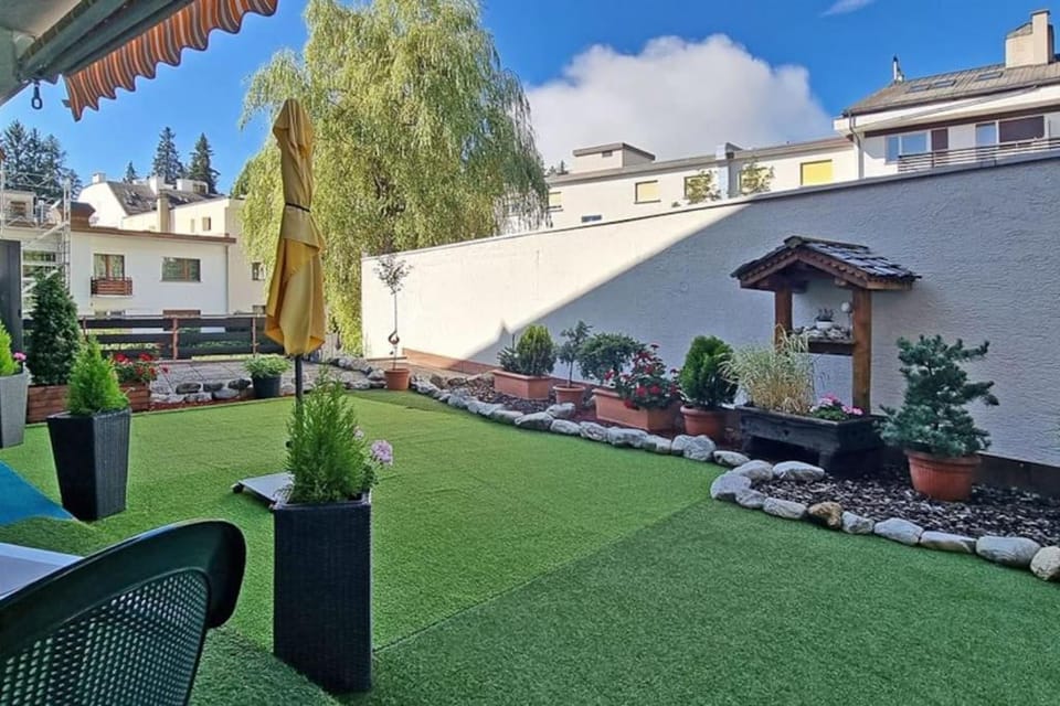 Balcony/Terrace, Garden view
