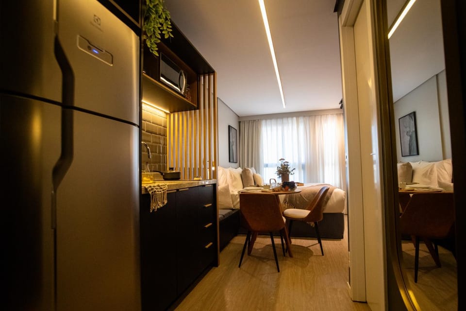 Bed, Day, Kitchen or kitchenette, Living room, Photo of the whole room, Seating area, Dining area, Bedroom, locker, microwave