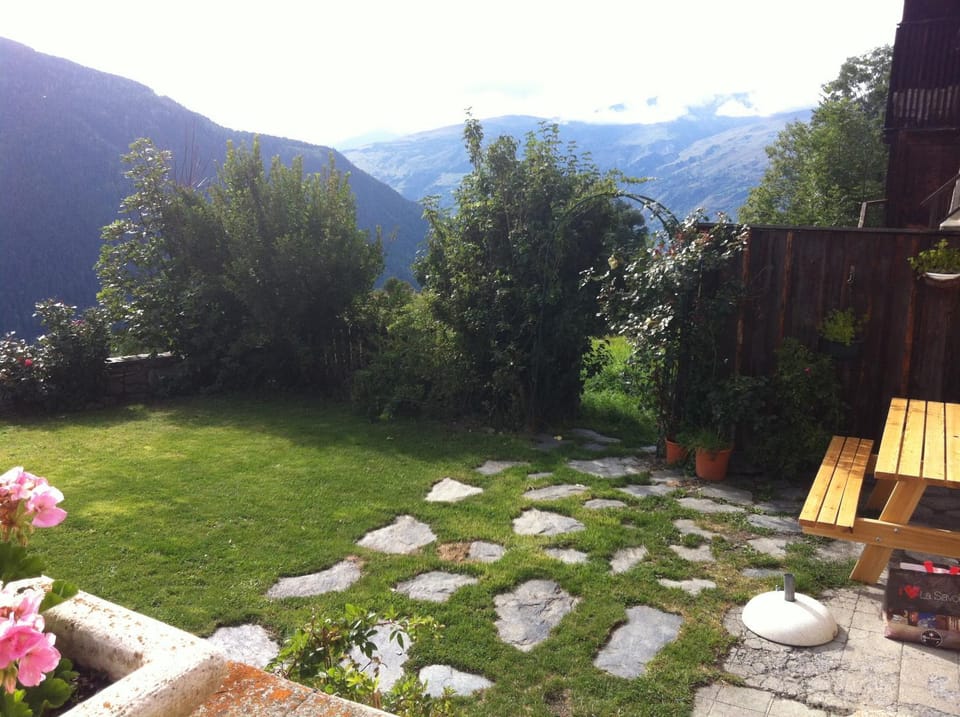 Spring, Garden, Mountain view