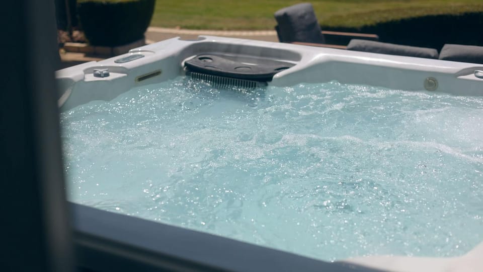 Hot Tub, Spa and wellness centre/facilities