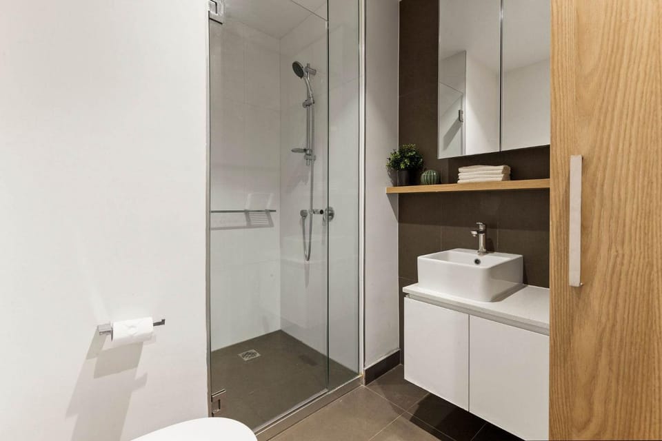 Stylish 2BR Apartment with Panoramic City Views Apartment in Melbourne