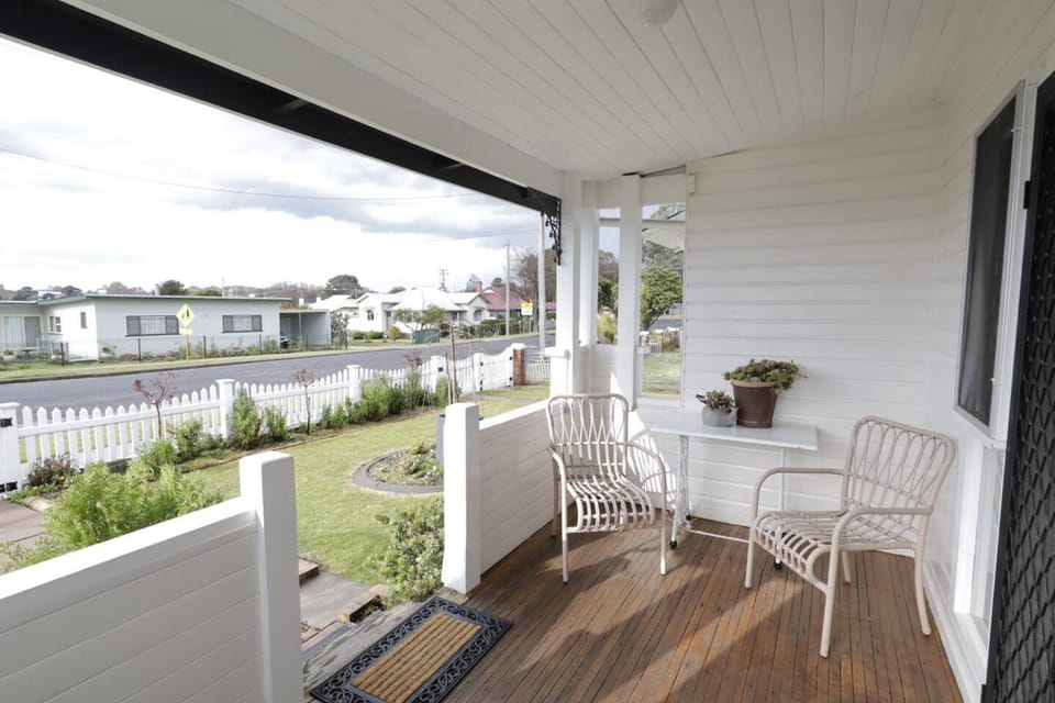 Homely 2-Bed Cottage Near Tenterfield Centre House in Tenterfield
