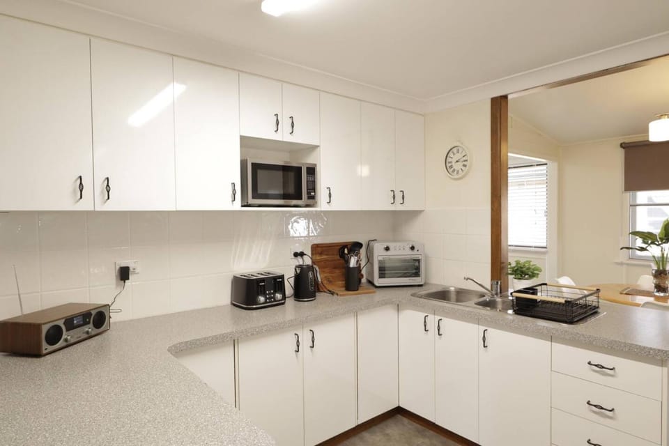 Homely 2-Bed Cottage Near Tenterfield Centre House in Tenterfield