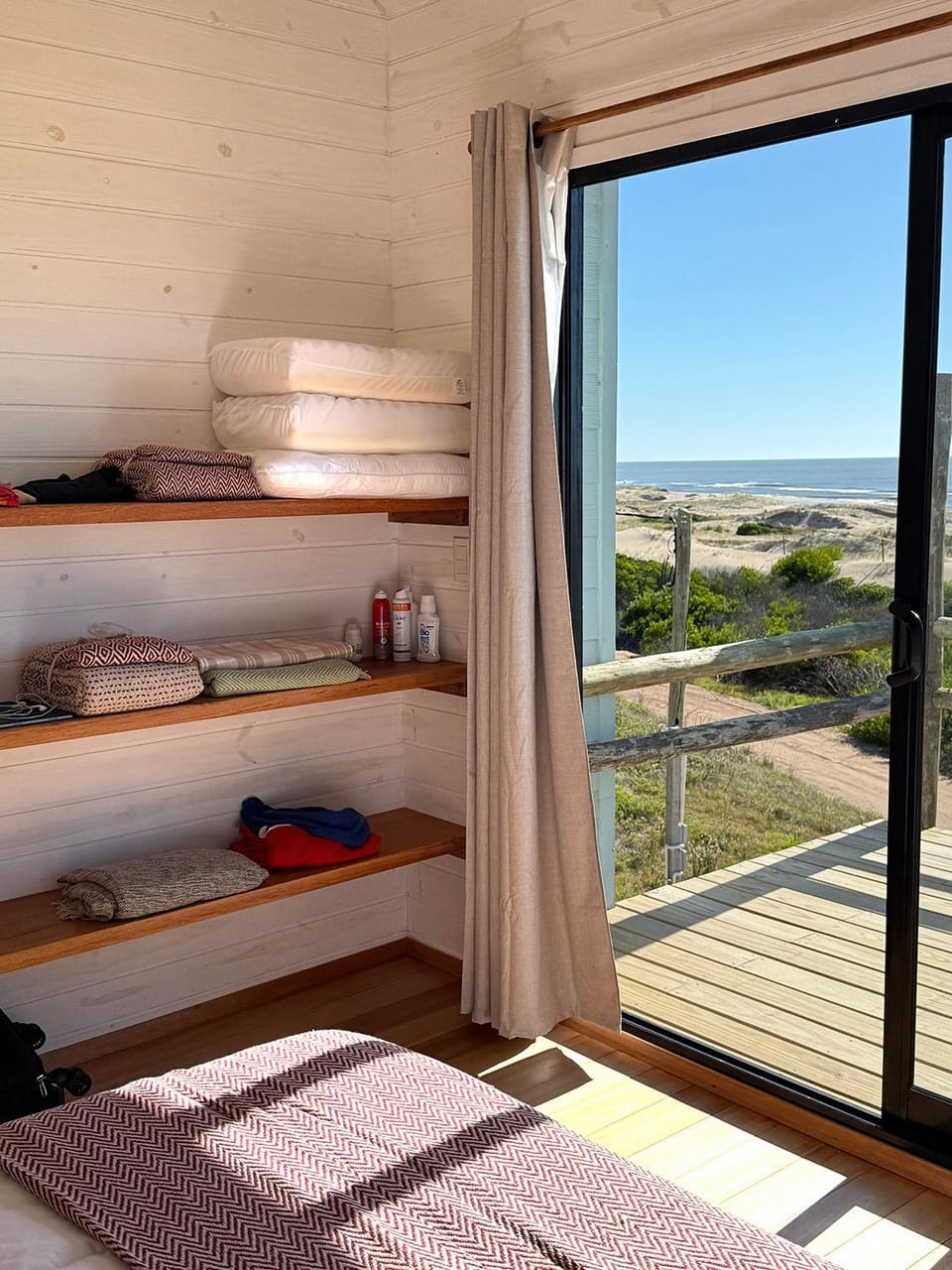 Bed, Natural landscape, View (from property/room), Balcony/Terrace, Photo of the whole room, Bedroom, Sea view