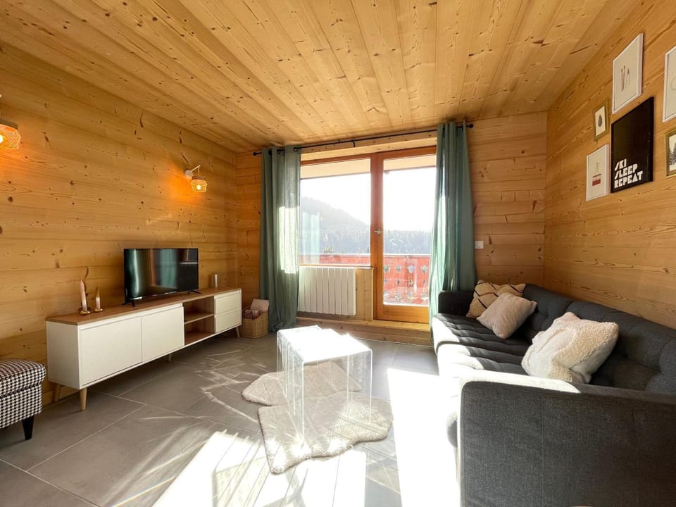 Appartement moderne proche pistes, 6 pers, balcon sud, animaux admis, parking, wifi - FR-1-505-214 Apartment in Notre-Dame-de-Bellecombe