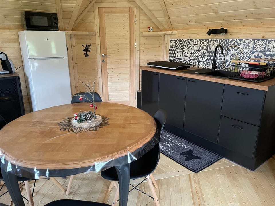 Kota finlandais avec bain nordique privatif et ferme pédagogique - FR-1-410-457 House in Centre-Val de Loire