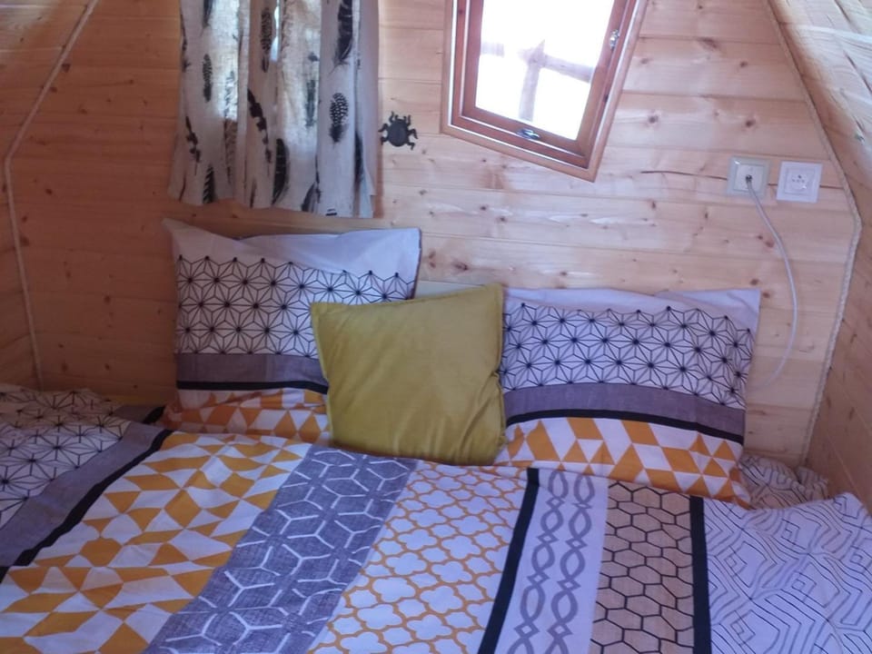 Cabane avec jacuzzi privatif et accès à ferme pédagogique - FR-1-410-459 House in Centre-Val de Loire