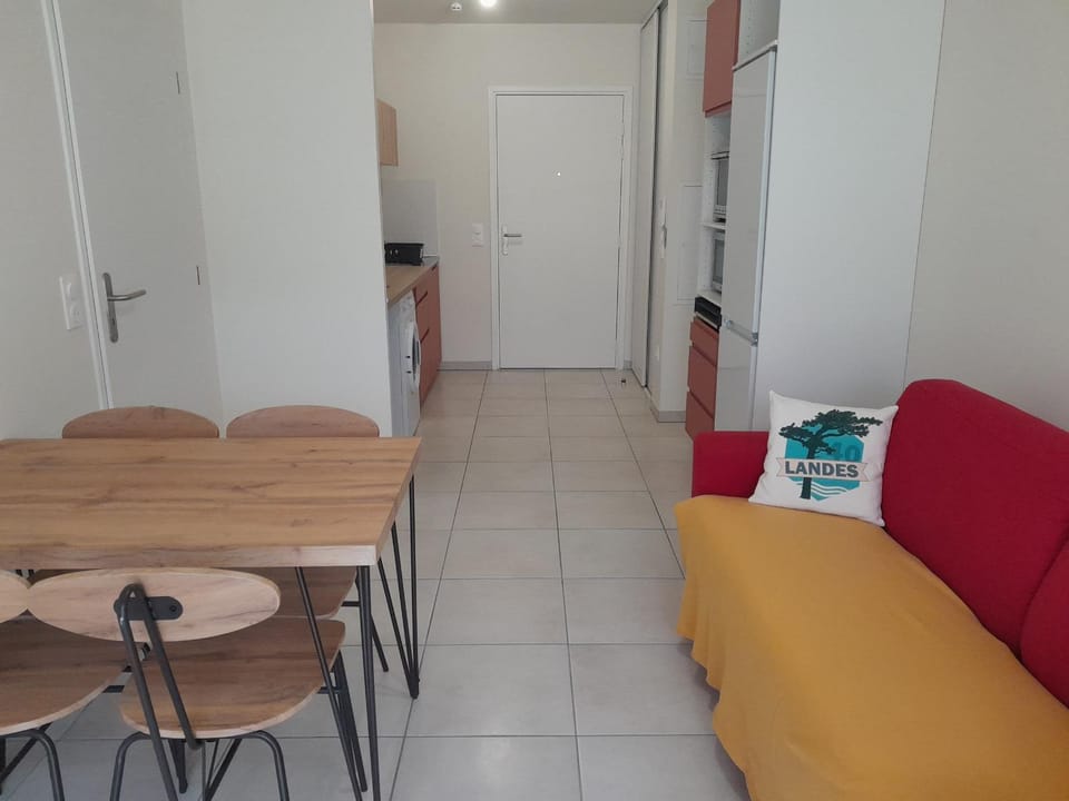 Appartement 4 pers à Mimizan Plage, tout confort entre océan et forêt, terrasse ensoleillée - FR-1-50-148 Apartment in Mimizan