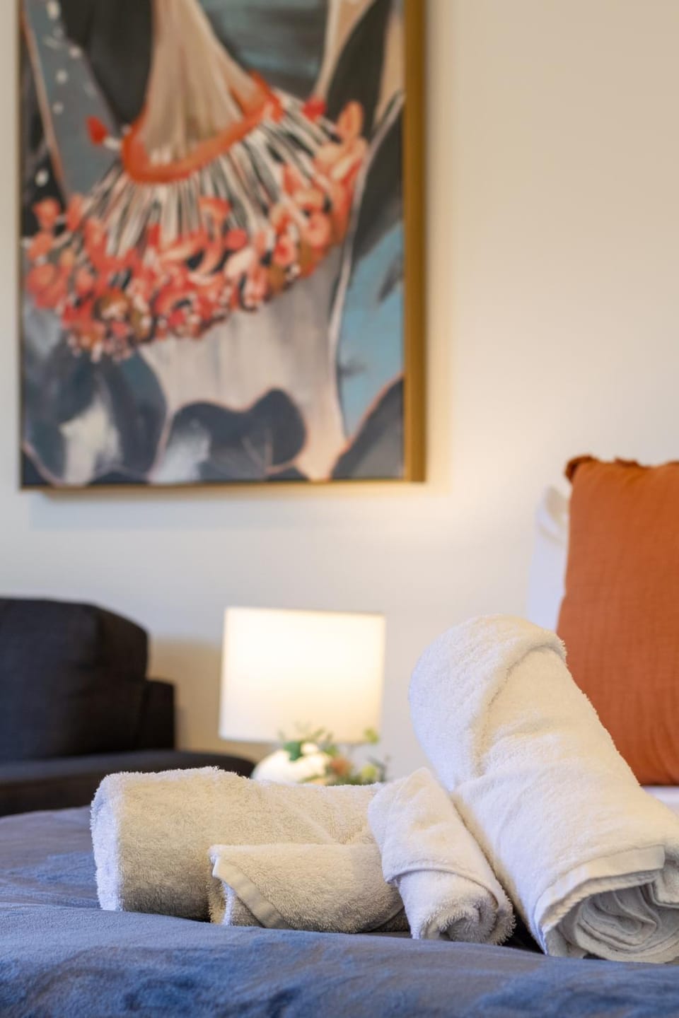 Bed, Photo of the whole room, Decorative detail, Bedroom