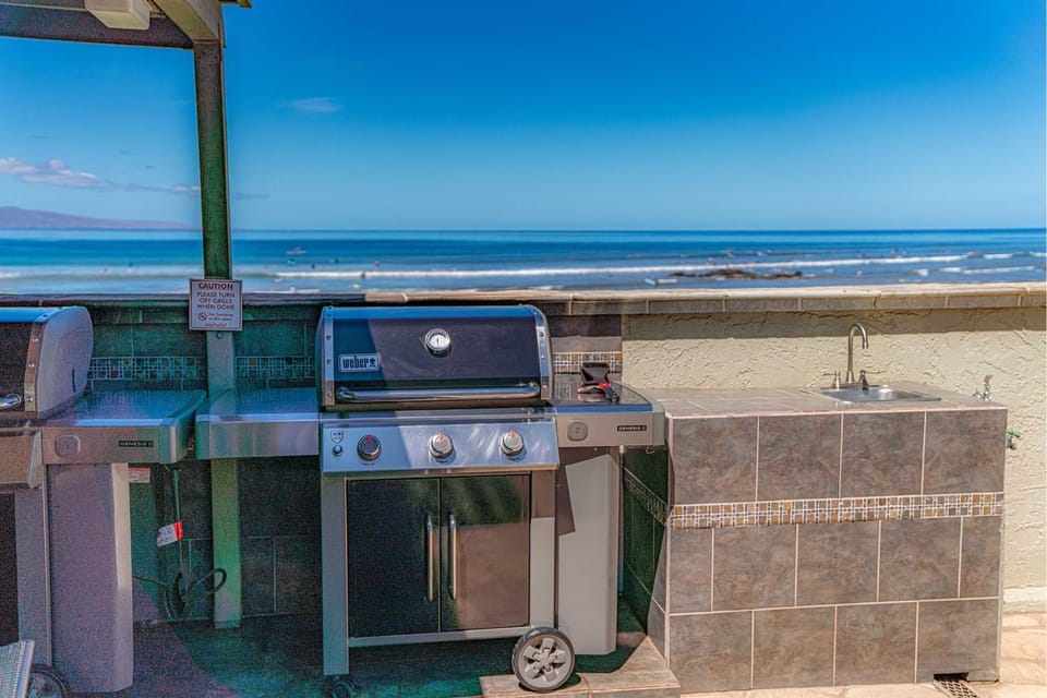 Shores of Maui 215 - Dramatic Ocean Views, Steps to the Beach, Renovated, AC! House in Kihei
