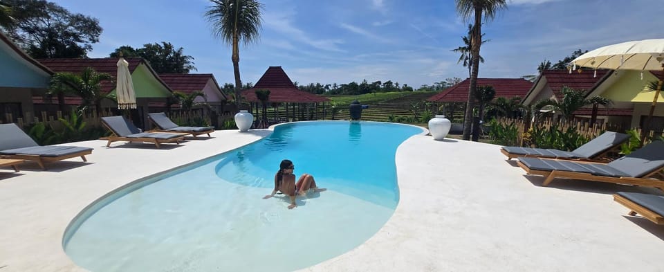 View (from property/room), Garden view, Landmark view, Pool view, River view, Sunset