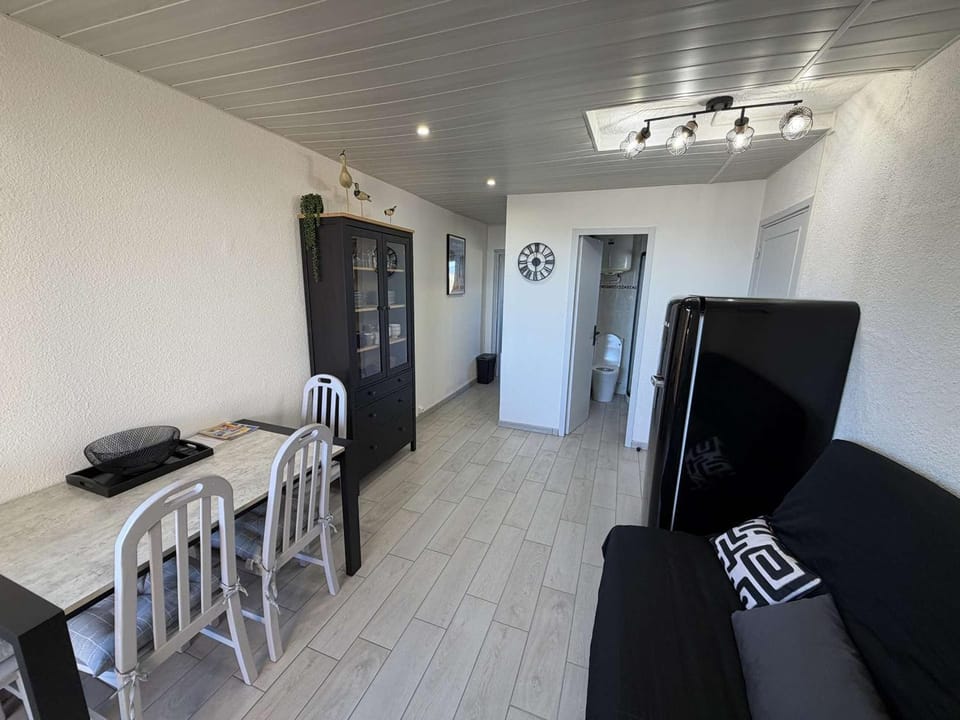 Port Leucate: T2 climatisé, 4 pers, parking, proche plage - FR-1-81-626 Apartment in Leucate