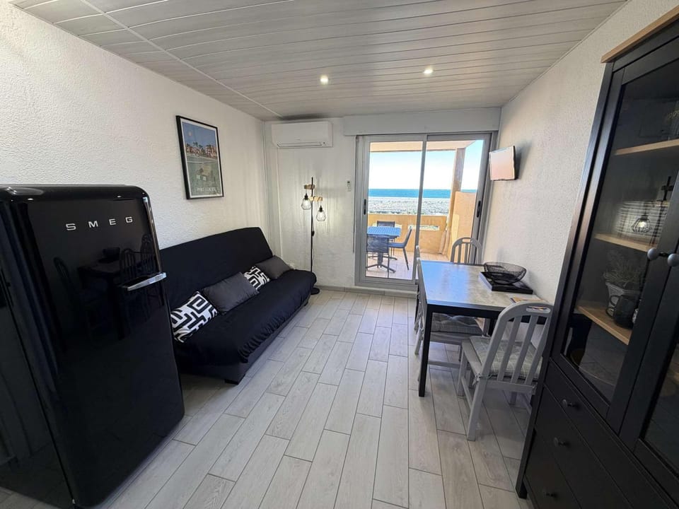 Port Leucate: T2 climatisé, 4 pers, parking, proche plage - FR-1-81-626 Apartment in Leucate